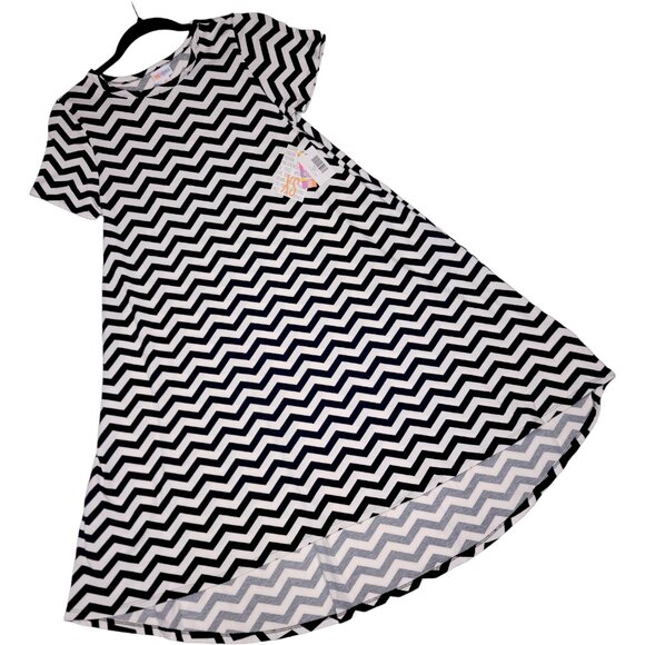 LuLaRoe Carly Dress XS Chevron Black White Zigzag High Low A-Line Swing - Picture 1 of 9